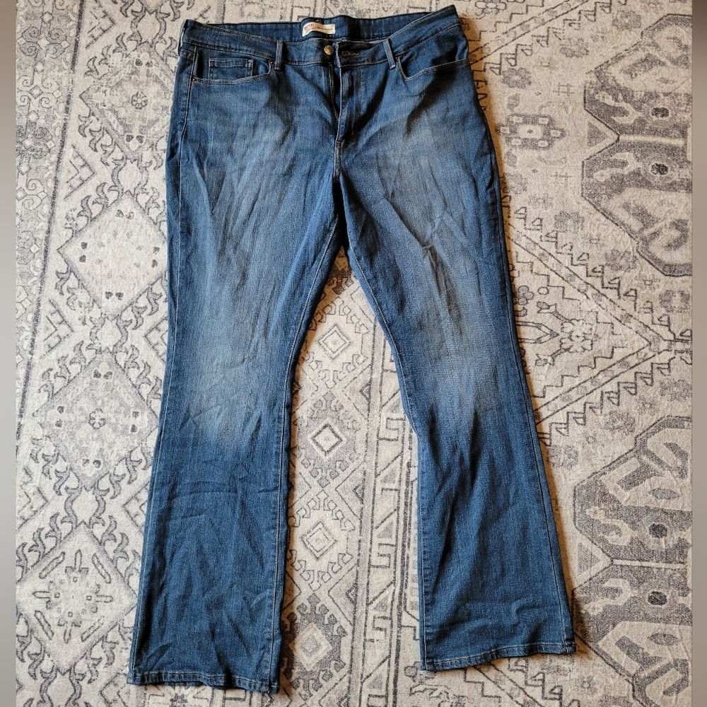 Signature Levi Strauss, Women's Mid Rise Boot Cut, Size 18M, Excellent Condition
